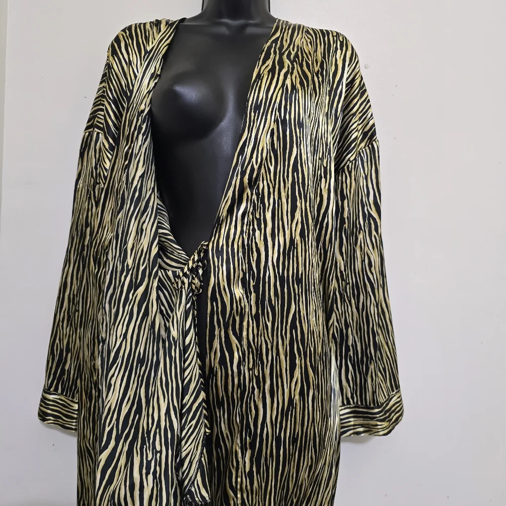 vintage‎ EVANDALE Intimates size M/L Silky Satin Animal Print Robe Black Gold